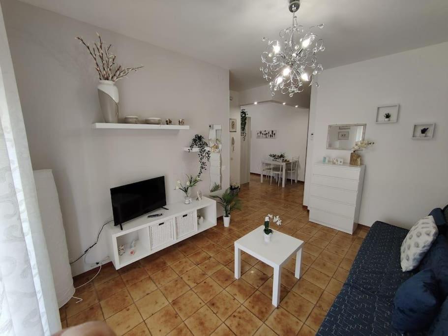 Appartamento Da Nella Giardini Naxos Luaran gambar